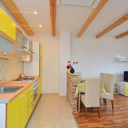 Apartman Noa Aron ラビン