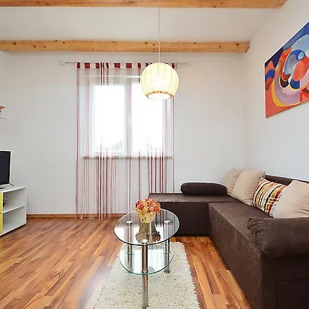 Apartman Noa Aron ラビン